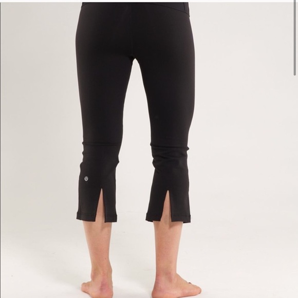 lululemon athletica Pants - Lululemon Carpi Black Cropped Running Leggings